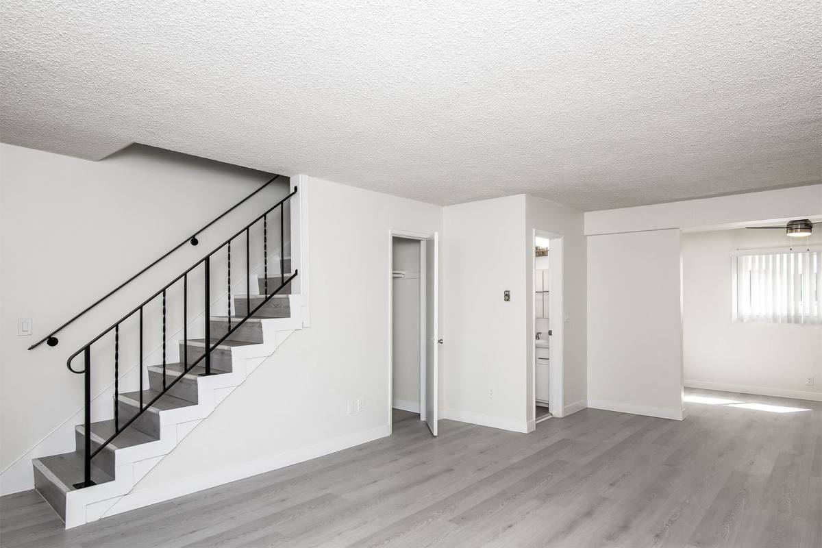 Apartment for rent at 216 Palmetto Dr, Alhambra, CA 91801