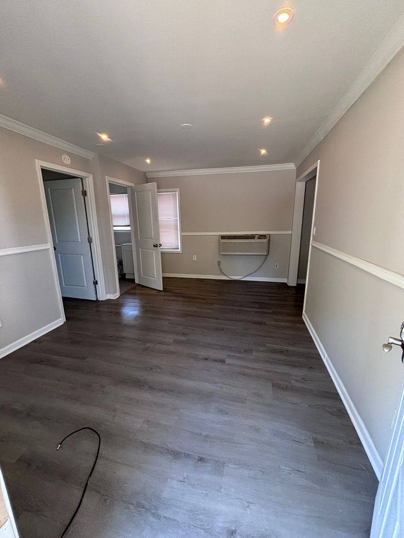 Apartment for rent at 600 S Wall St, Carbondale, IL 62901