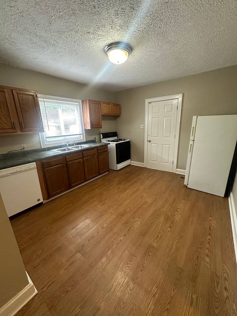 House for rent at 649 Golfview Dr, Lexington, KY 40504