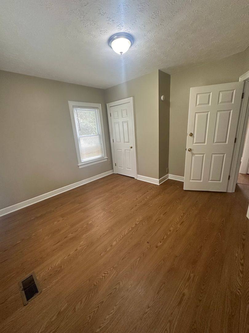 House for rent at 649 Golfview Dr, Lexington, KY 40504