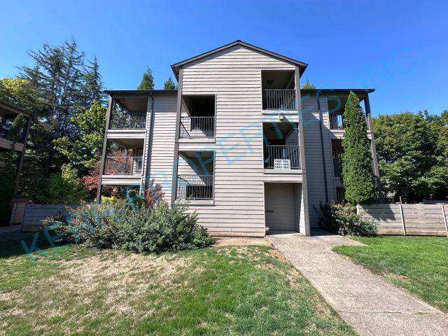 Condo for rent at 11651 SE Fuller Rd, Portland, OR 97222