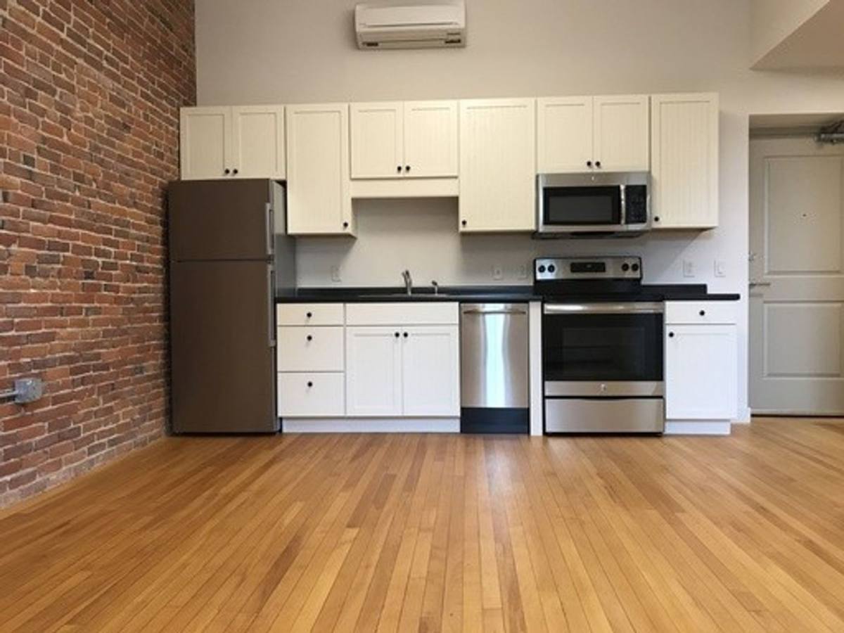 Apartment for rent at 375 N Ave, Burlington, VT 05401