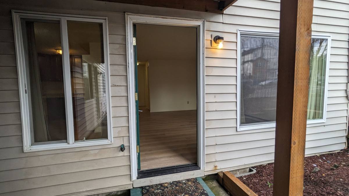Apartment for rent at 4039 SE Holgate Blvd, Portland, OR 97202