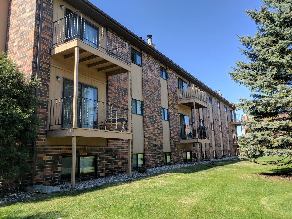 Apartment for rent at 1727 42nd St S, Fargo, ND 58103