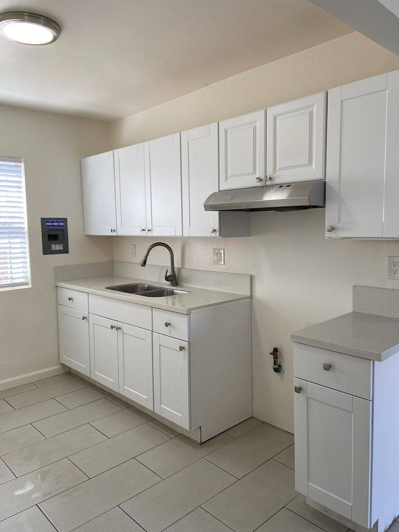 Apartment for rent at 10626 S Budlong Ave, Los Angeles, CA 90044