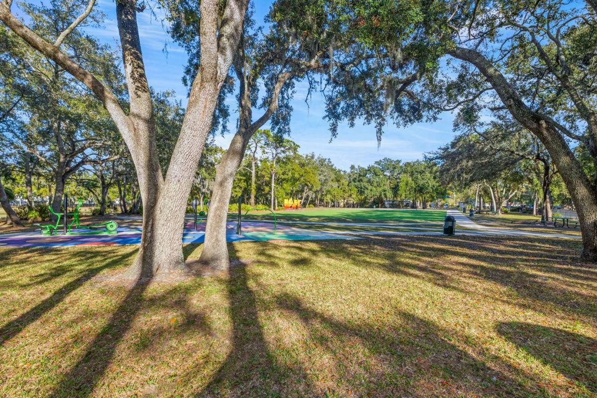 Apartment for rent at 13710 N 19th St, Tampa, FL 33613