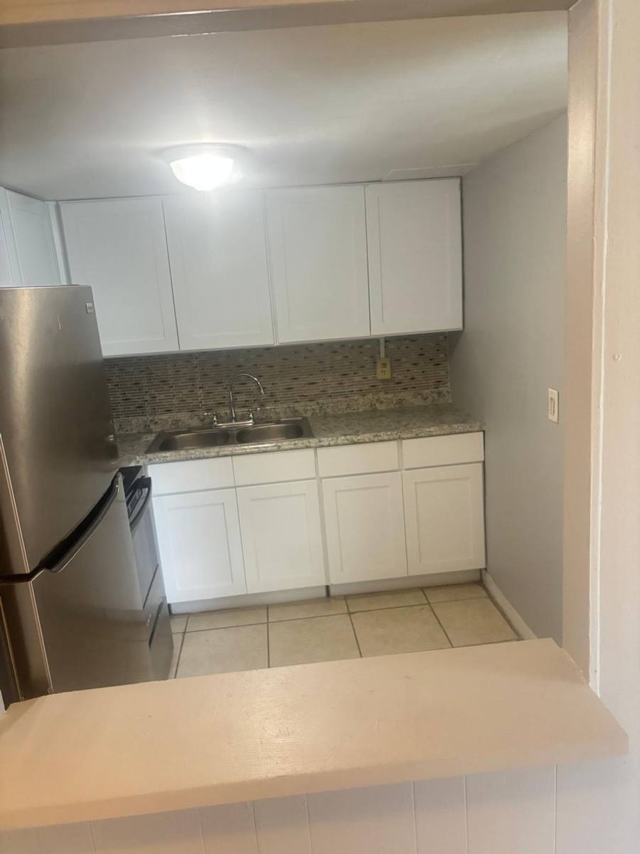 Apartment for rent at 13710 N 19th St, Tampa, FL 33613