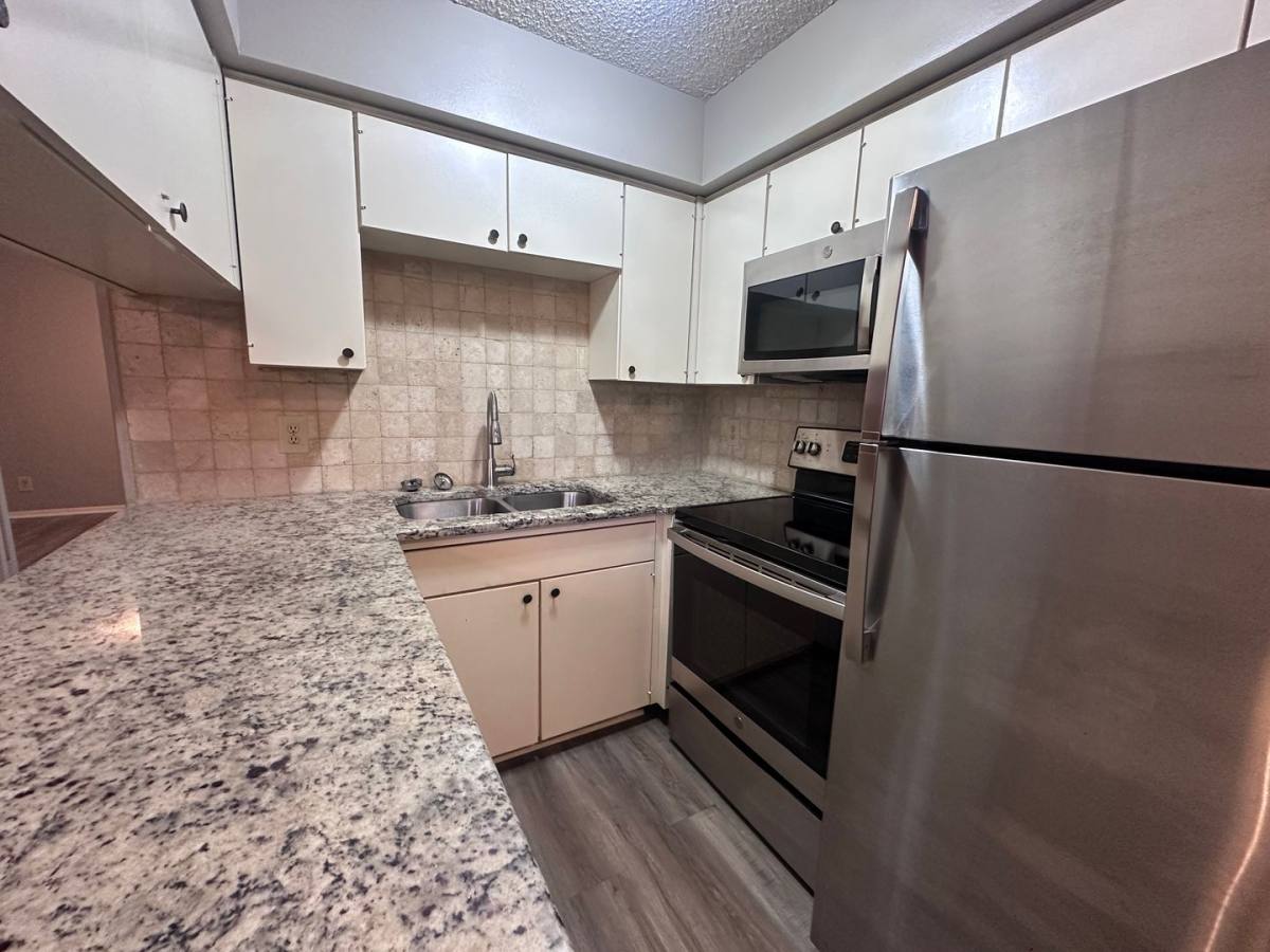 Apartment for rent at 1321 S 11th St, Waco, TX 76706