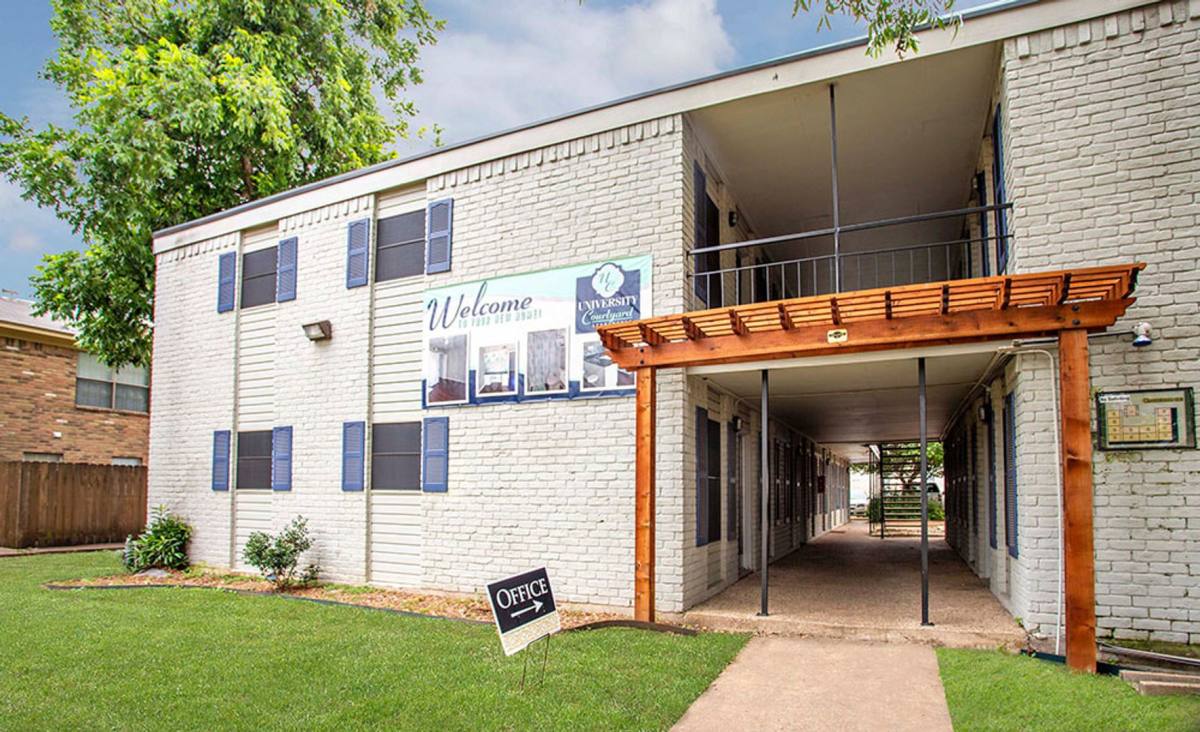 Apartment for rent at 1321 S 11th St, Waco, TX 76706