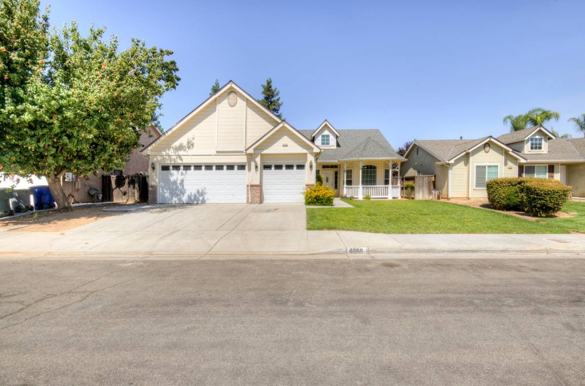 House for rent at 4666 W Oswego Ave, Fresno, CA 93722
