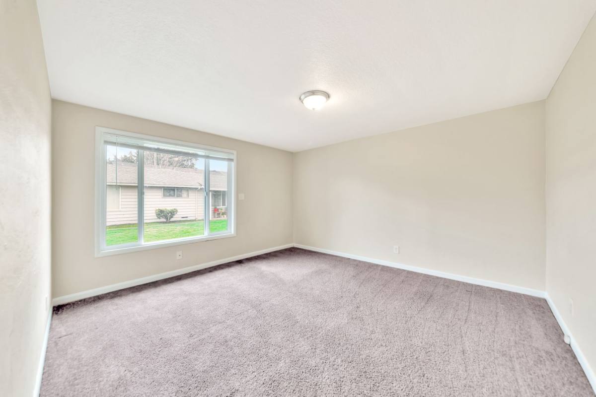 Apartment for rent at 138 - 168 25th NE, Salem, OR 97301
