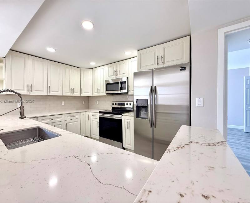 Condo for rent at 800 Parkview Dr #600S, Hallandale, FL 33009