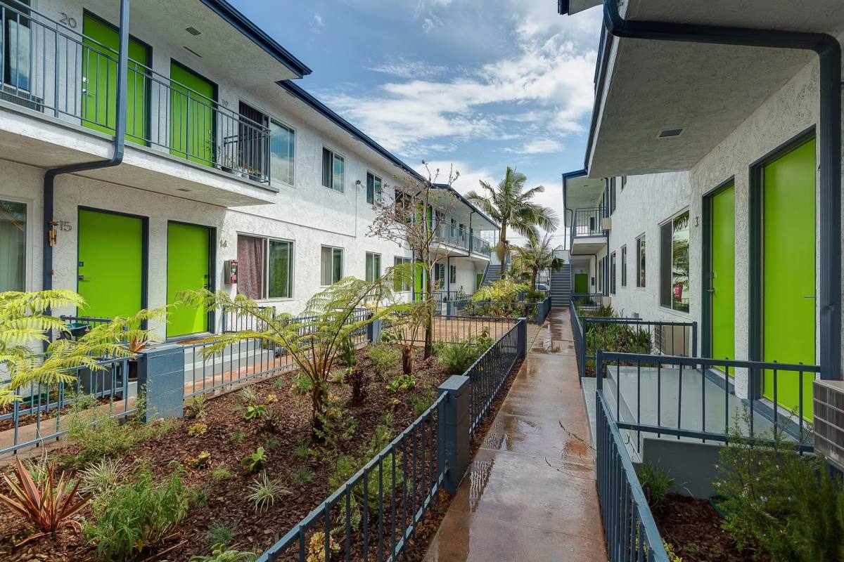 Apartment for rent at 1845-1851 Pine Ave, Long Beach, CA 90806