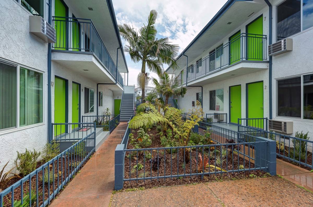 Apartment for rent at 1845-1851 Pine Ave, Long Beach, CA 90806