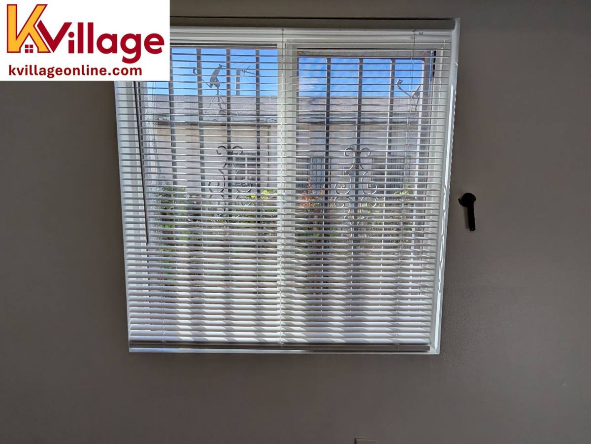 Apartment for rent at 1440 W 35th St, Los Angeles, CA 90018