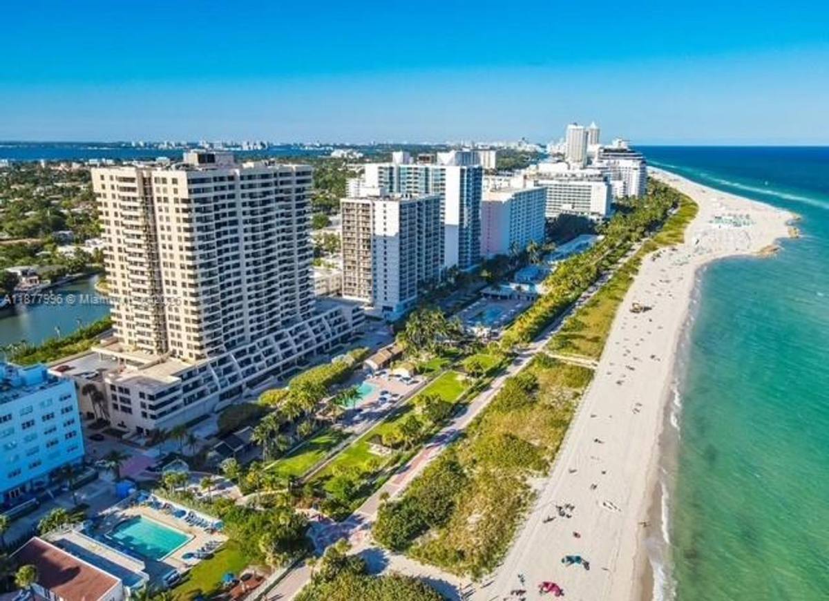 Apartment for rent at 2555 Collins Ave Appt, Miami Beach, FL 33140