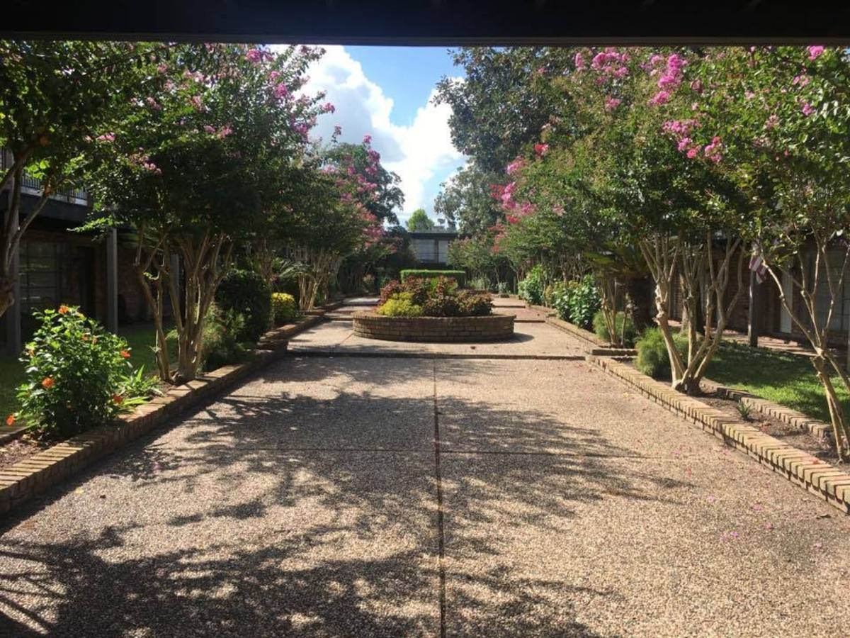 Apartment for rent at 200 Damon Dr, West Columbia, TX 77486