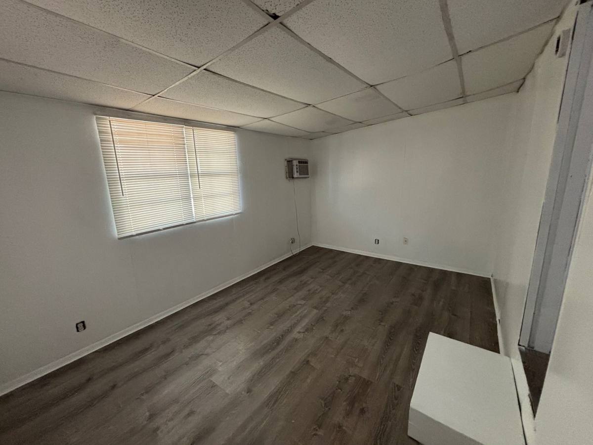 Apartment for rent at 106 52nd Ave Plaza W, Bradenton, FL 34207