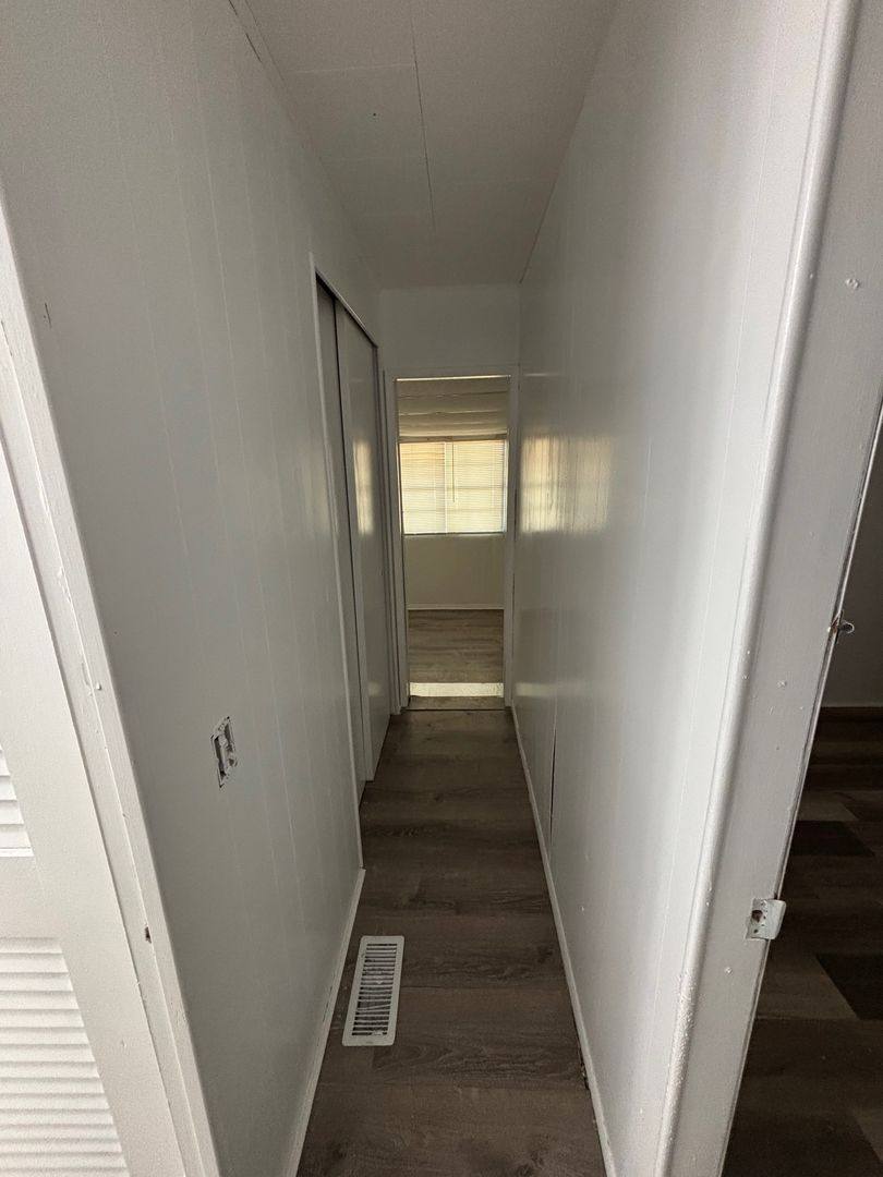 Apartment for rent at 106 52nd Ave Plaza W, Bradenton, FL 34207