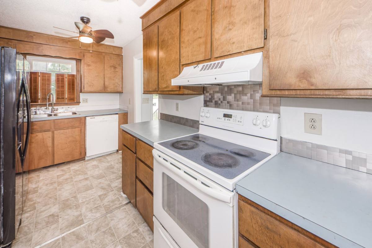 House for rent at 305 Chessington Circle, Summerville, SC 29485