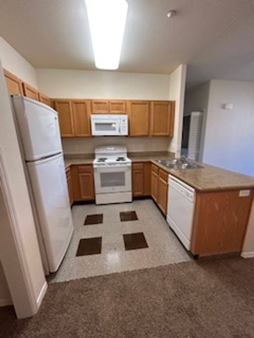 Apartment for rent at 1165 E Hanford-Armona Rd, Lemoore, CA 93245
