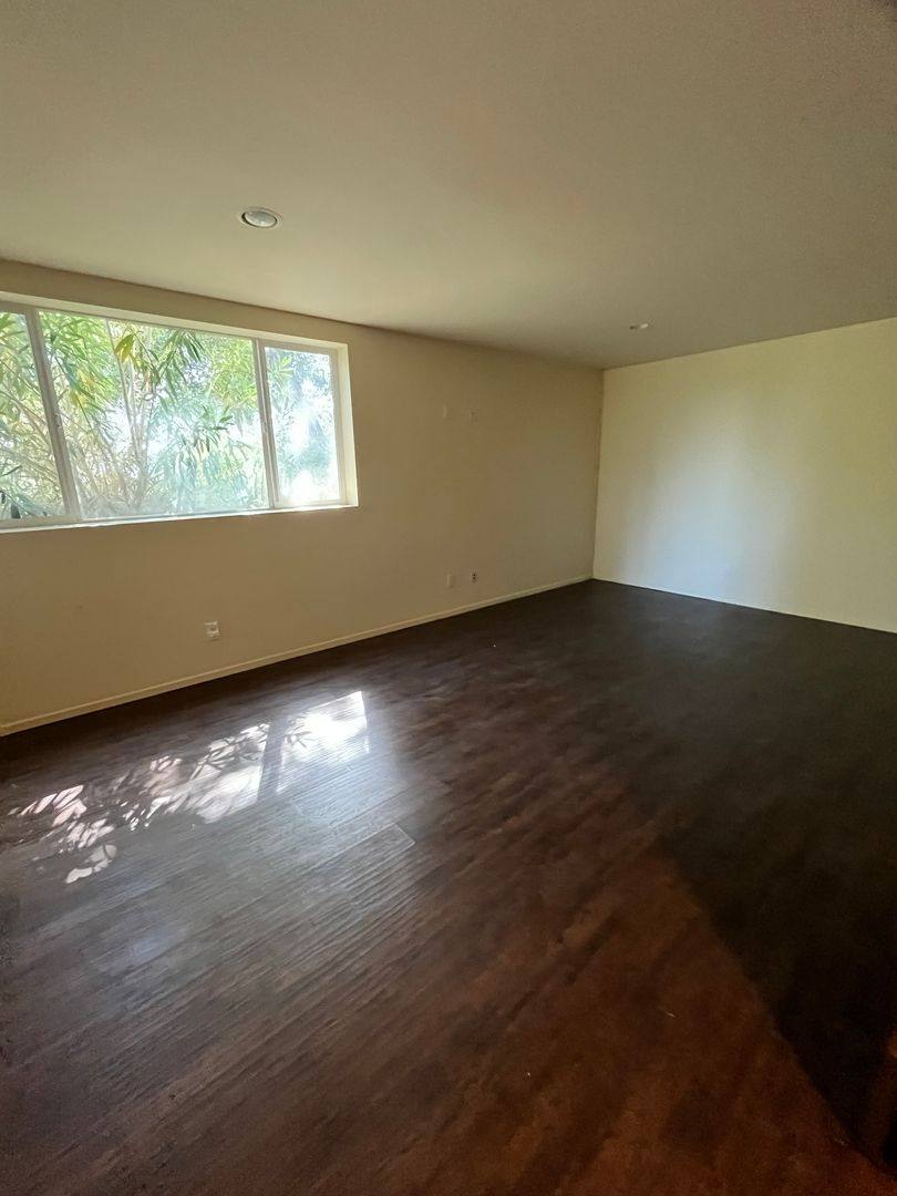 House for rent at 5388 Vista Lejana Lane, La Canada Flintridge, CA 91011