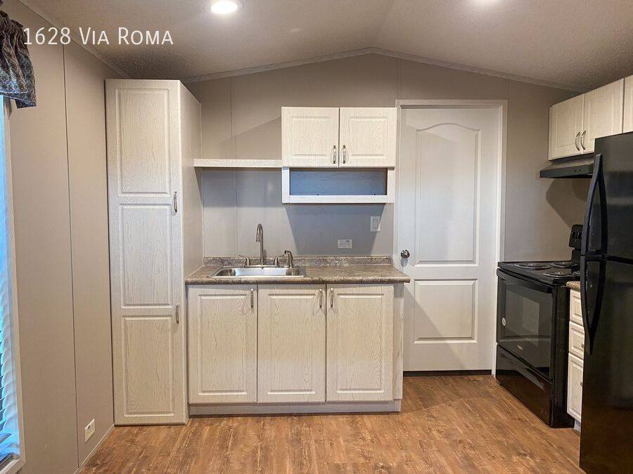 House for rent at 1628 Via Roma, Memphis, TN 38127
