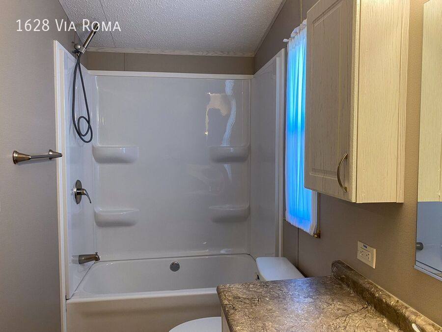House for rent at 1628 Via Roma, Memphis, TN 38127