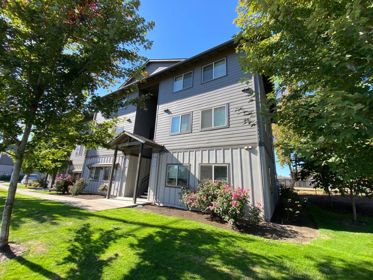 4245 Hawthorne Ave NE, Salem, OR 97301 - Apartment For Rent - Image 2