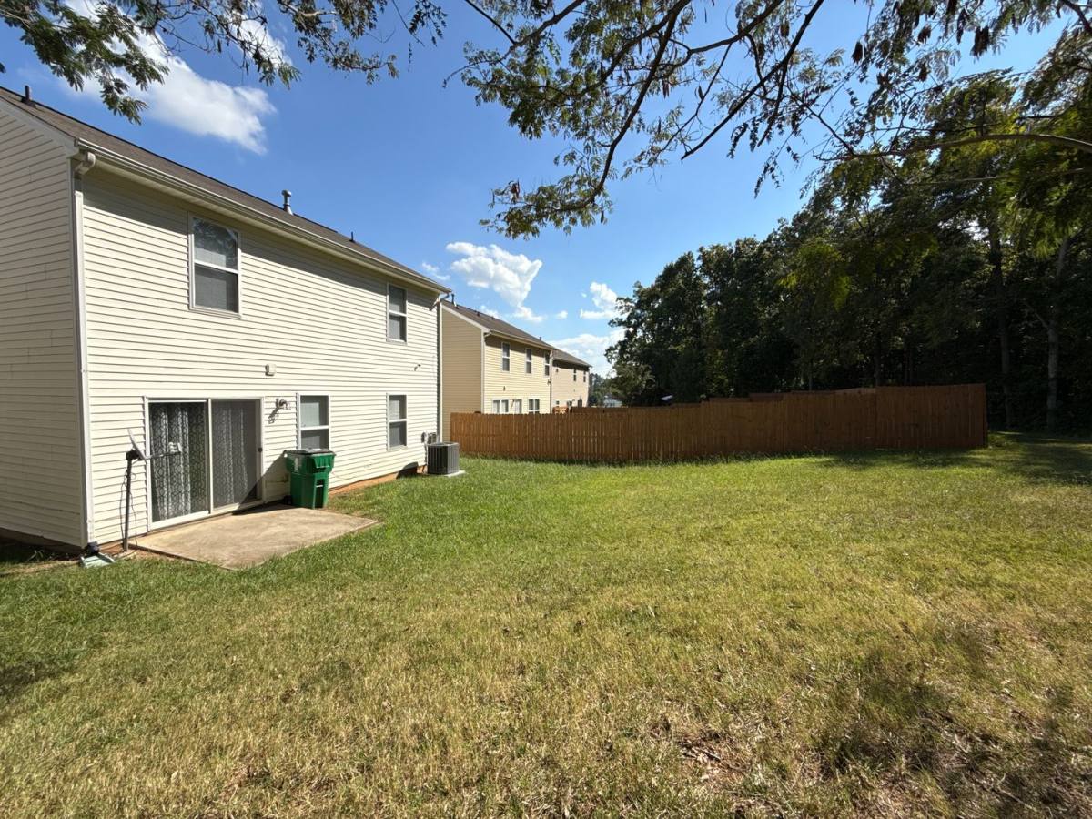 House for rent at 6831 Sunman Rd, Charlotte, NC 28216