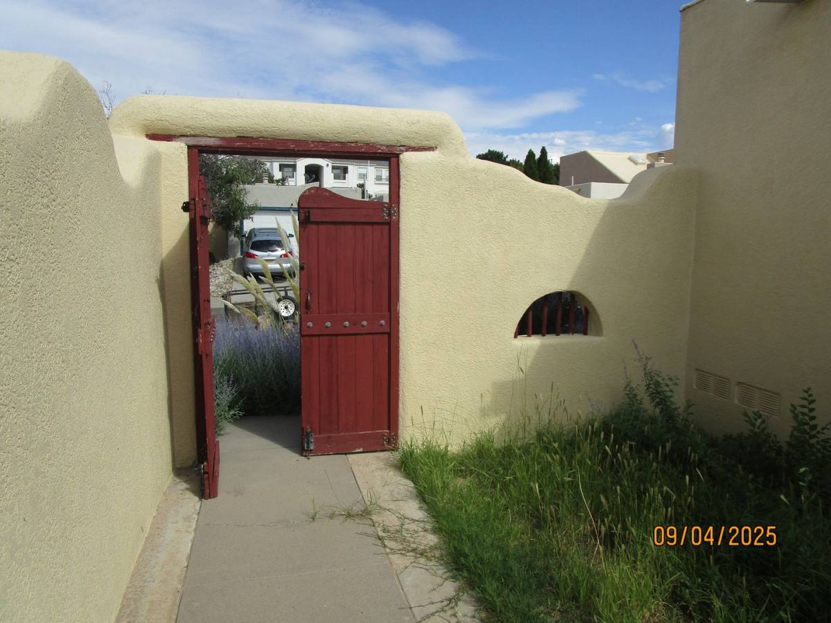 Townhouse for rent at 4929 Osuna Place NE, Albuquerque, NM 87111