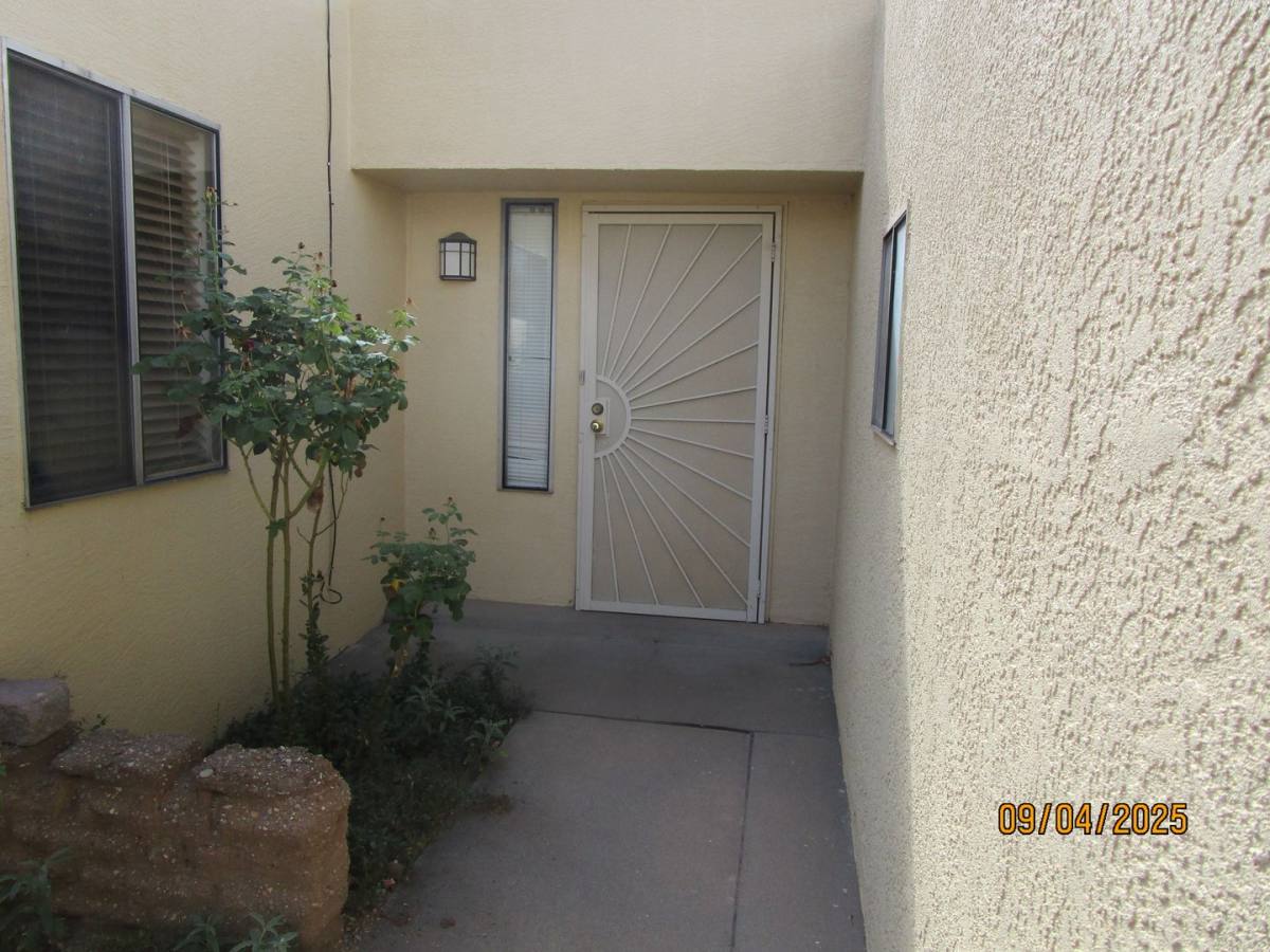 Townhouse for rent at 4929 Osuna Place NE, Albuquerque, NM 87111