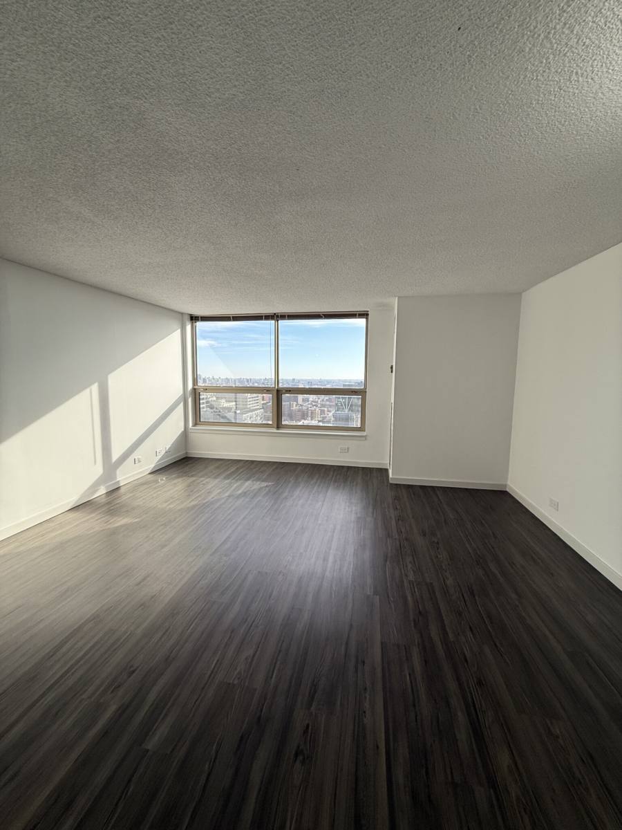 Apartment for rent at 555 W Madison St #4309, Chicago, IL 60661