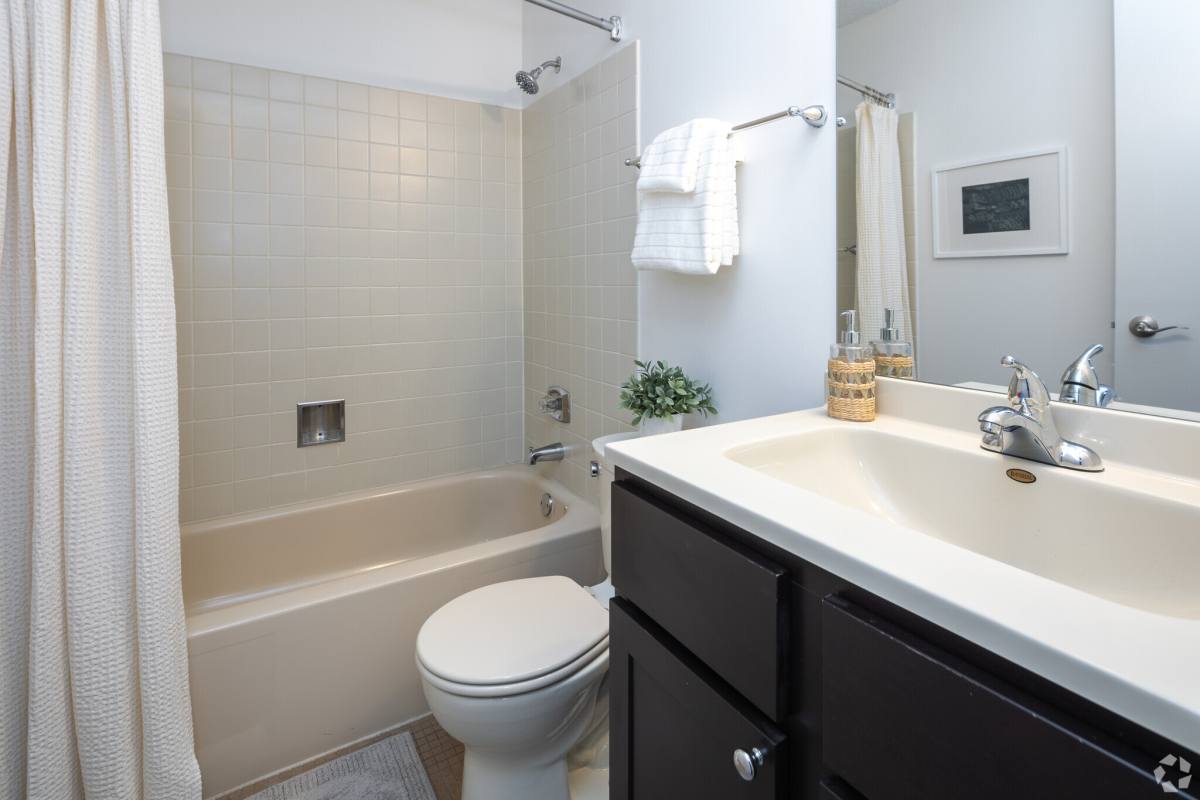Apartment for rent at 555 W Madison St #4309, Chicago, IL 60661