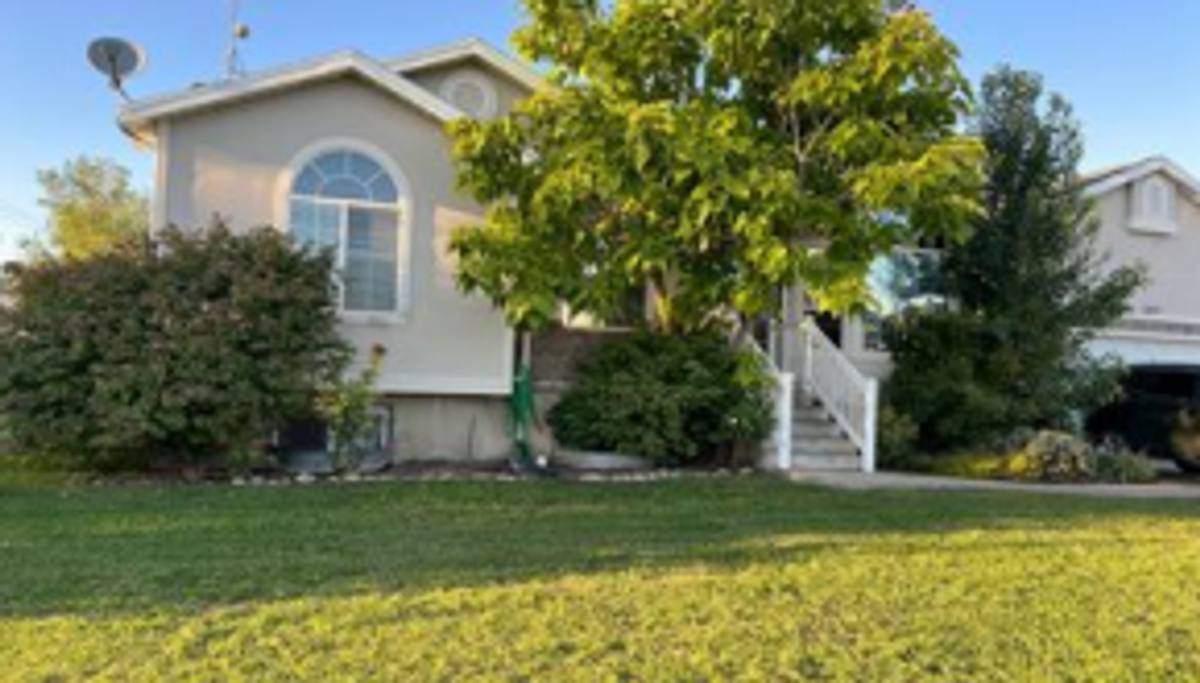 Apartment for rent at 1982 W 2025 S, Syracuse, UT 84075