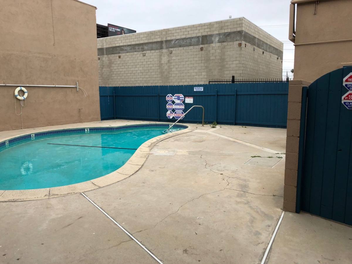 Apartment for rent at 7555 Winnetka Ave, Winnetka, CA 91306