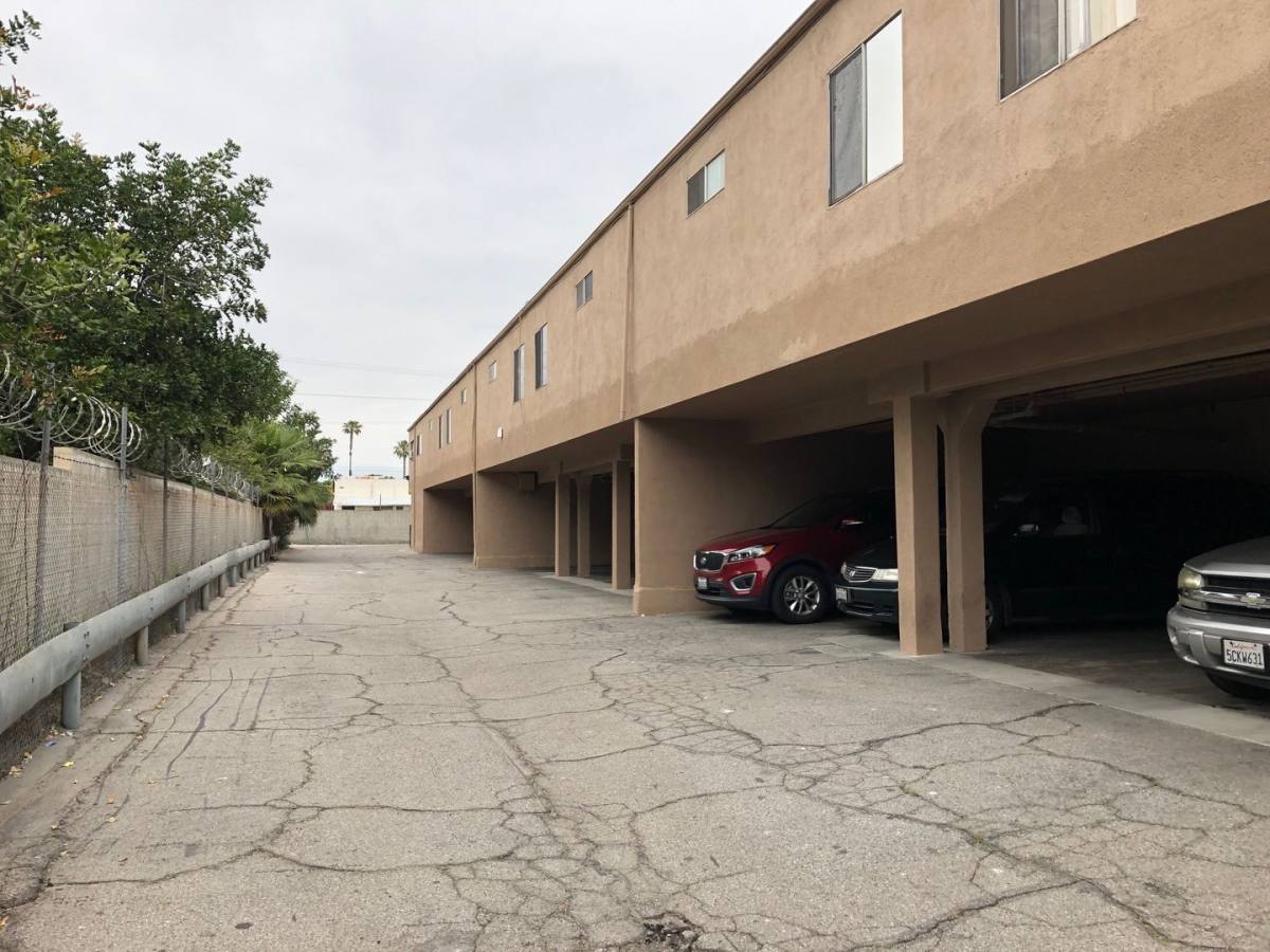 Apartment for rent at 7555 Winnetka Ave, Winnetka, CA 91306