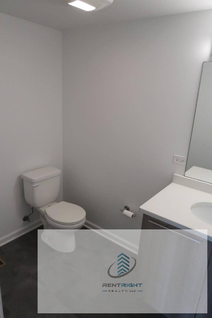 Apartment for rent at 932 W Dakin St #303, Chicago, IL 60613