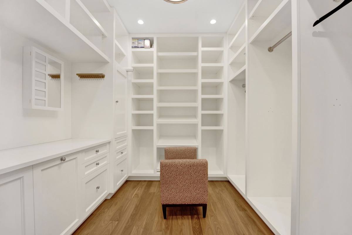 House for rent at 103 E Chestnut St #103, Chicago, IL 60611