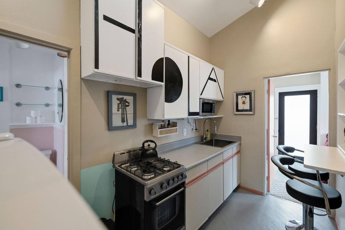 Apartment for rent at 726 Palm Dr #BAREFOOT Bungalow, Hermosa Beach, CA 90254