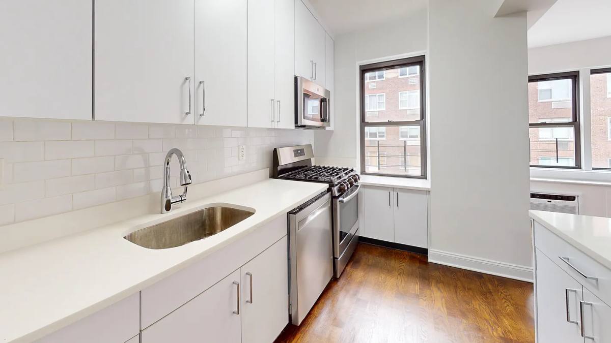Apartment for rent at 20 Beekman Place #7FG, New York, NY 10022