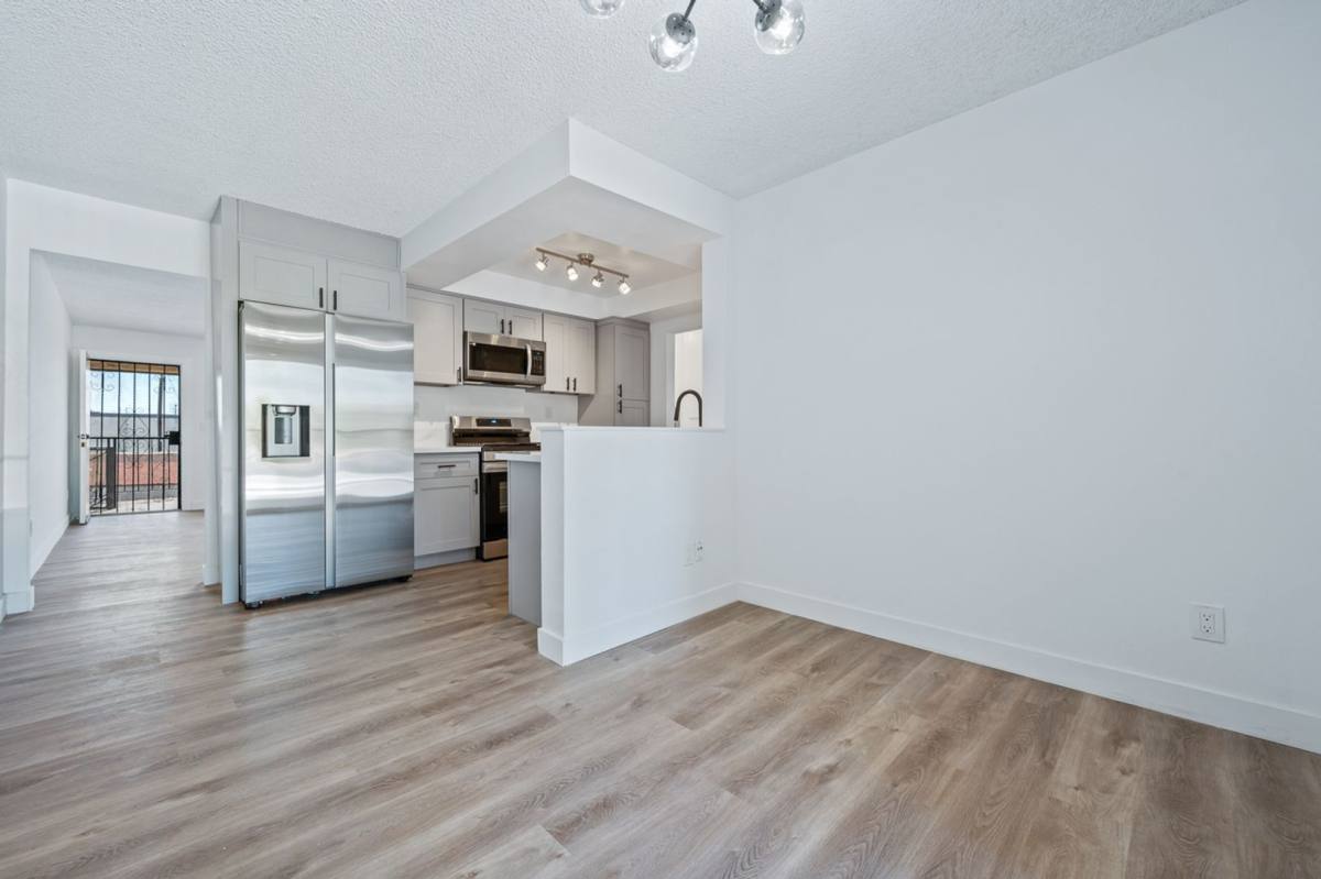 Apartment for rent at 5565 Ackerfield Ave, Long Beach, CA 90805