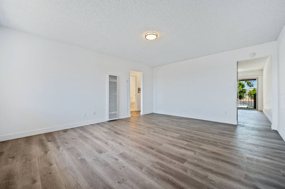 Apartment for rent at 5565 Ackerfield Ave, Long Beach, CA 90805