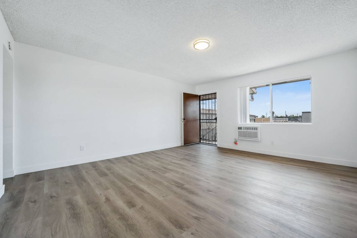 Apartment for rent at 5565 Ackerfield Ave, Long Beach, CA 90805
