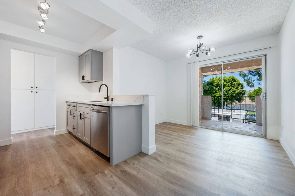 Apartment for rent at 5565 Ackerfield Ave, Long Beach, CA 90805