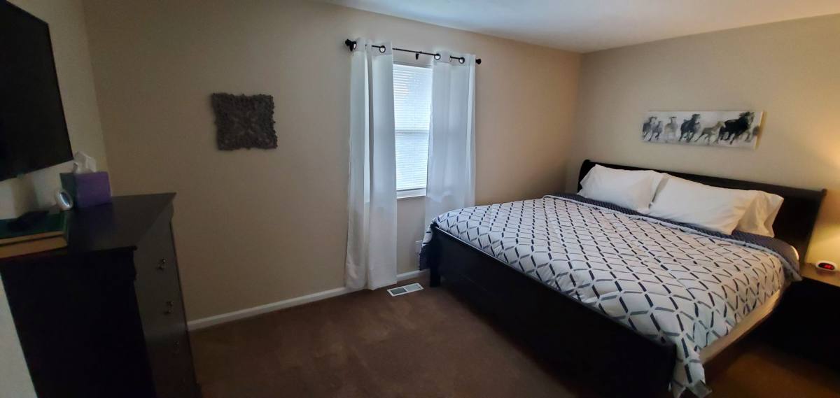 House for rent at 6681 Cincinnati-Dayton Rd, Middletown, OH 45044