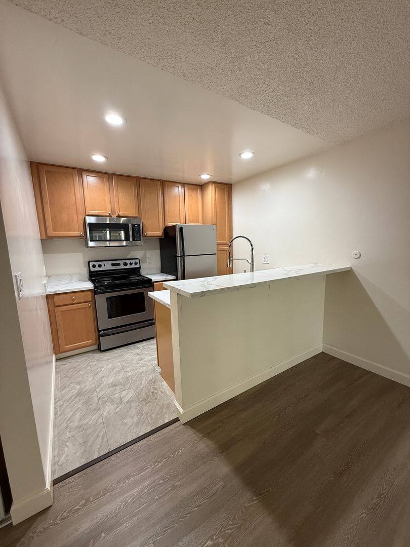 Apartment for rent at 150 Cleaveland Rd, Pleasant Hill, CA 94523