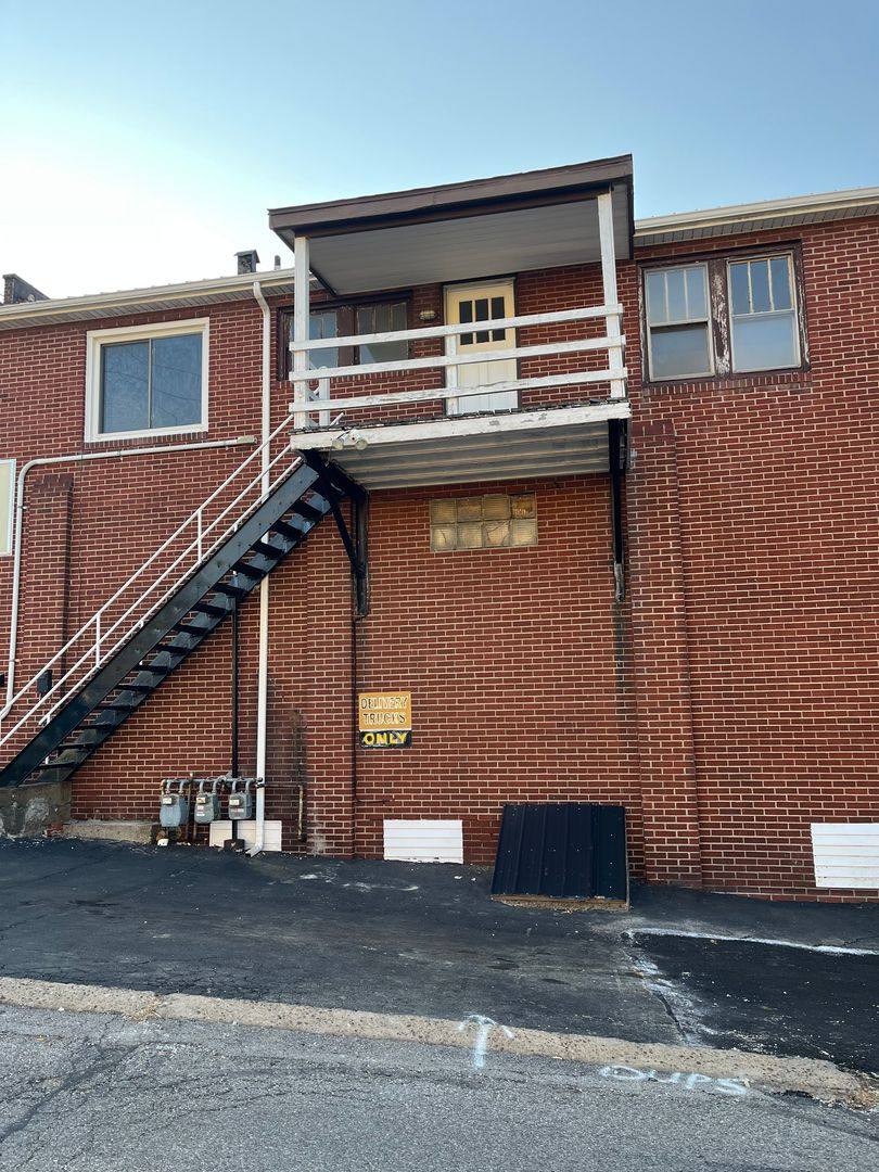 Apartment for rent at 2528 Sunset Blvd, Steubenville, OH 43952