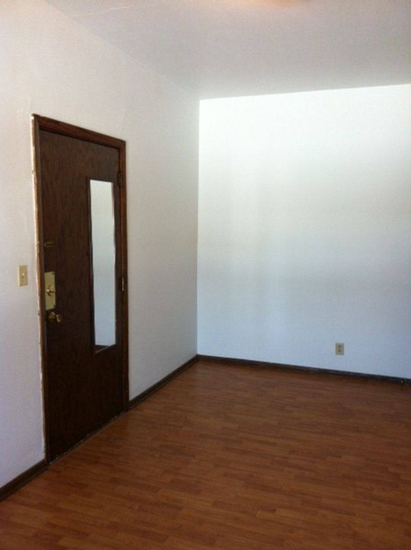 Apartment for rent at 1212 Yale Place, Minneapolis, MN 55403