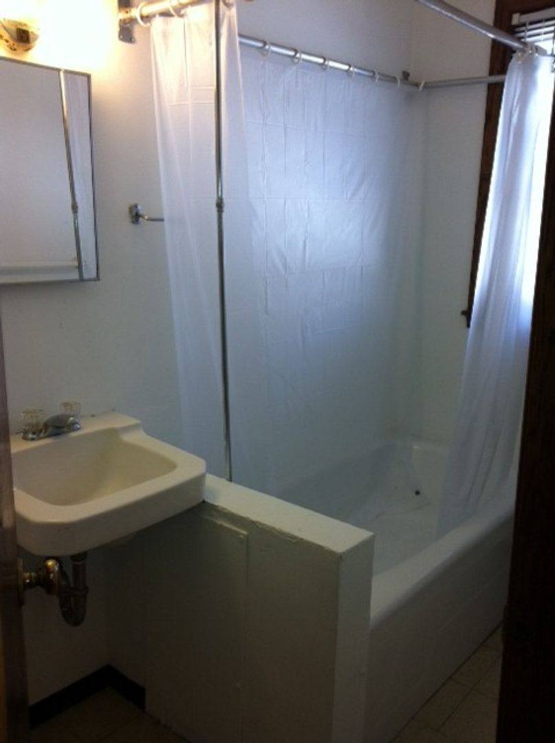 Apartment for rent at 1212 Yale Place, Minneapolis, MN 55403